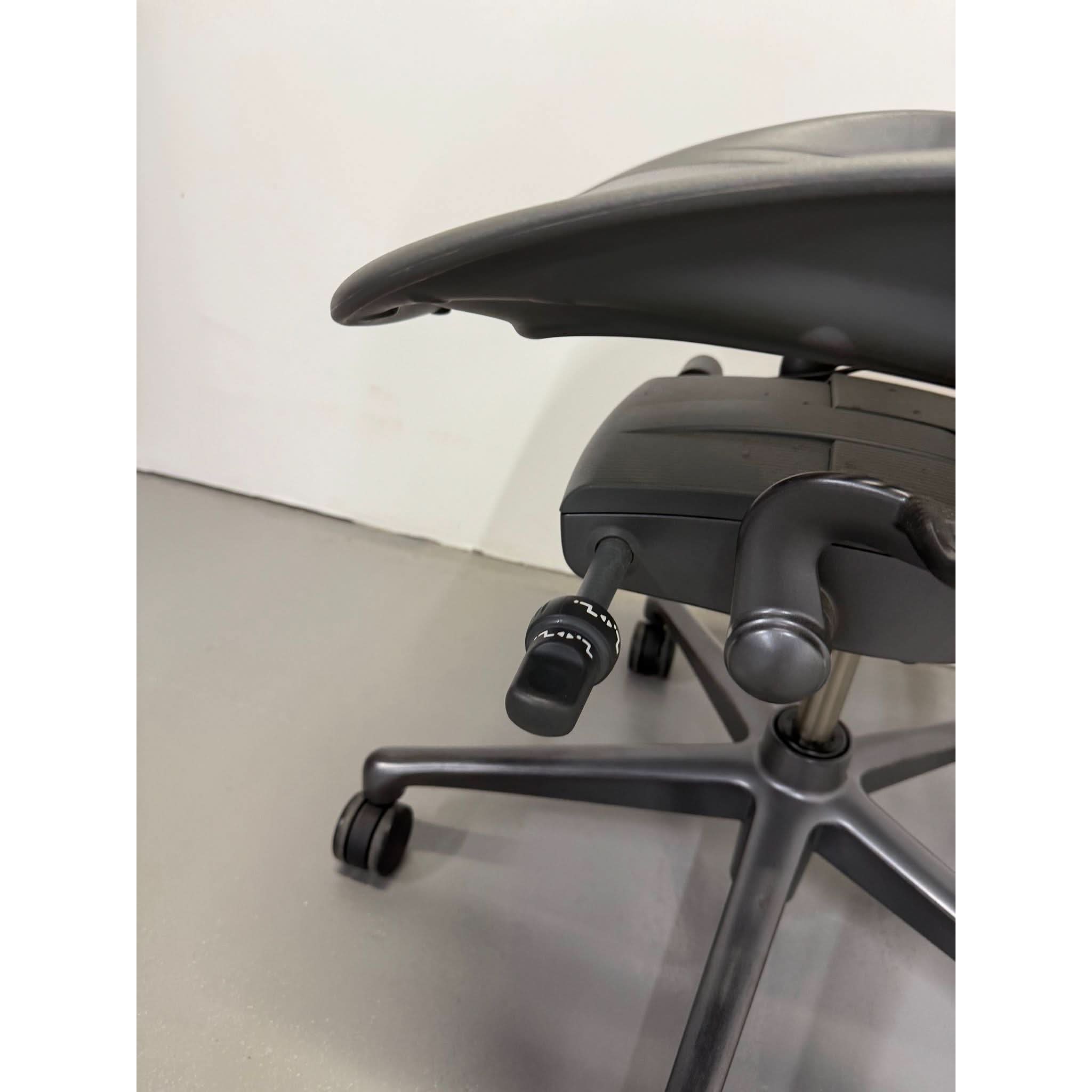 Herman Miller Aeron Remastered Office Chair – Size B (Carbon, No Arms) | Bazaa | Designer, Vintage and Antique Furniture