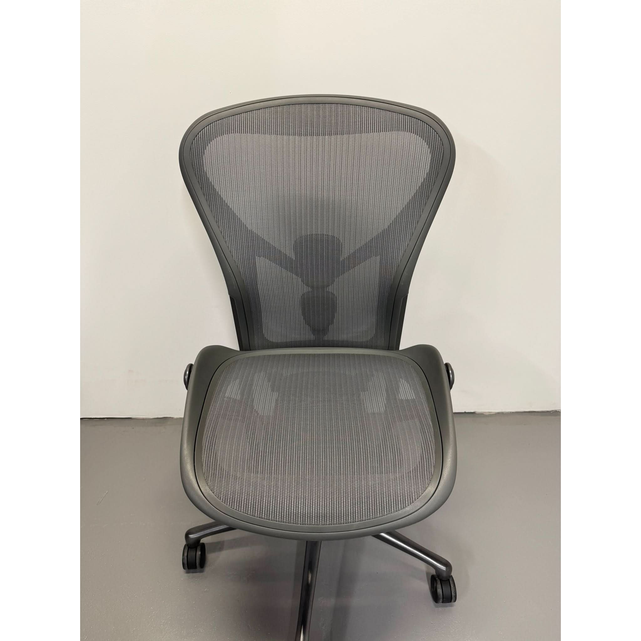 Herman Miller Aeron Remastered Office Chair – Size B (Carbon, No Arms) | Bazaa | Designer, Vintage and Antique Furniture