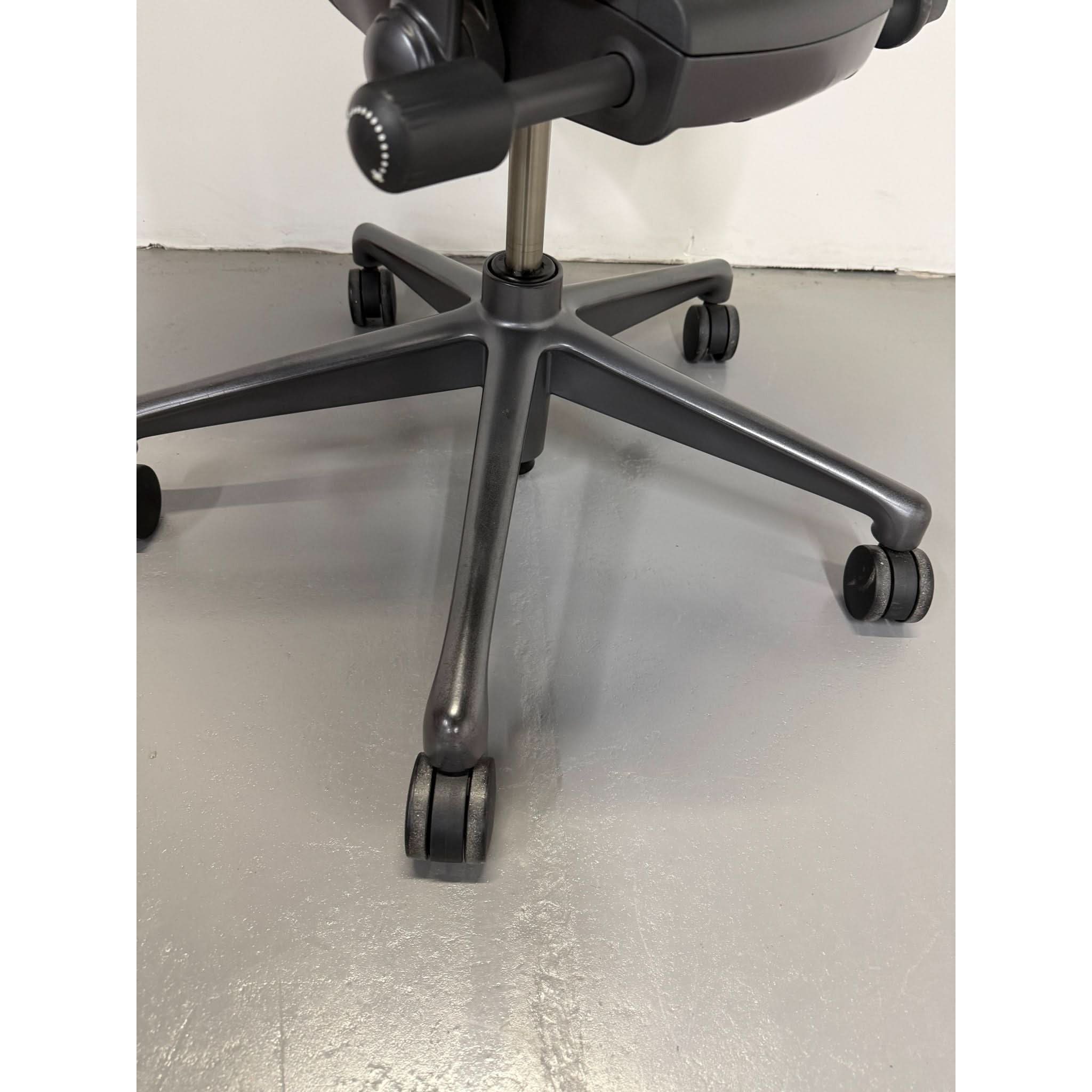 Herman Miller Aeron Remastered Office Chair – Size B (Carbon, No Arms) | Bazaa | Designer, Vintage and Antique Furniture