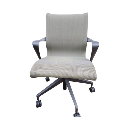 Herman miller SETU Green colour with arms