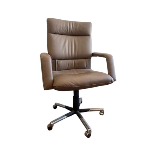 “Imago” executive chair designed by Mario Bellini & Dieter Thiel