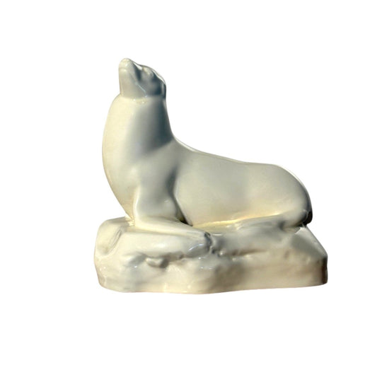 John Skeaping (1901–1980) for Wedgwood, Art Deco Creamware Moonstone Glaze ‘Recumbent Seal’ Sculpture, Circa 1930