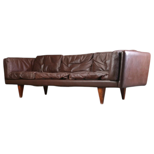 Illum Wikkelsø. Three-seater sofa, Model V11