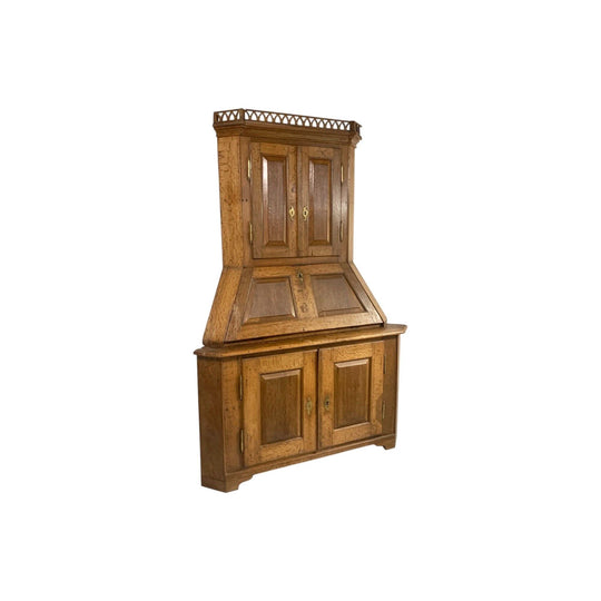Large Solid Oak Corner Cabinet - early 18th Century