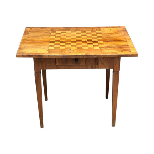 Late 18th century walnut chess table with drawer c.1780