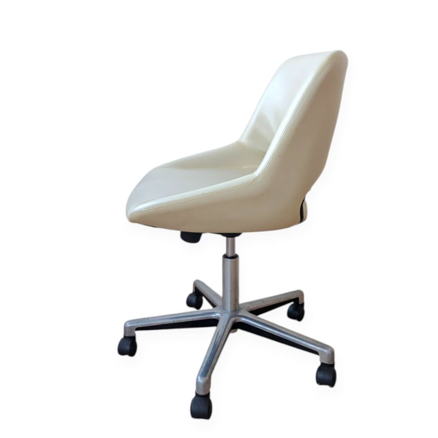 Mini Kilta Desk Chair by Olli Mannermaa for Martela | Finnish Design Classic in Ivory Leather | Bazaa | Designer, Vintage and Antique Furniture