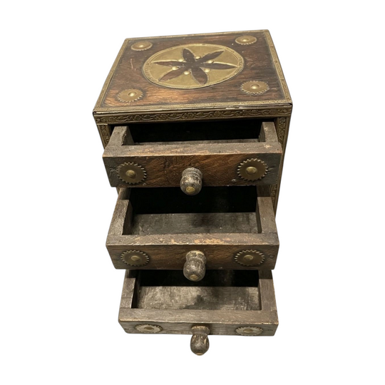 1415 : Vintage Brass-Inlaid Wooden Mini Chest 3 Drawer Trinket / Jewelry Box
