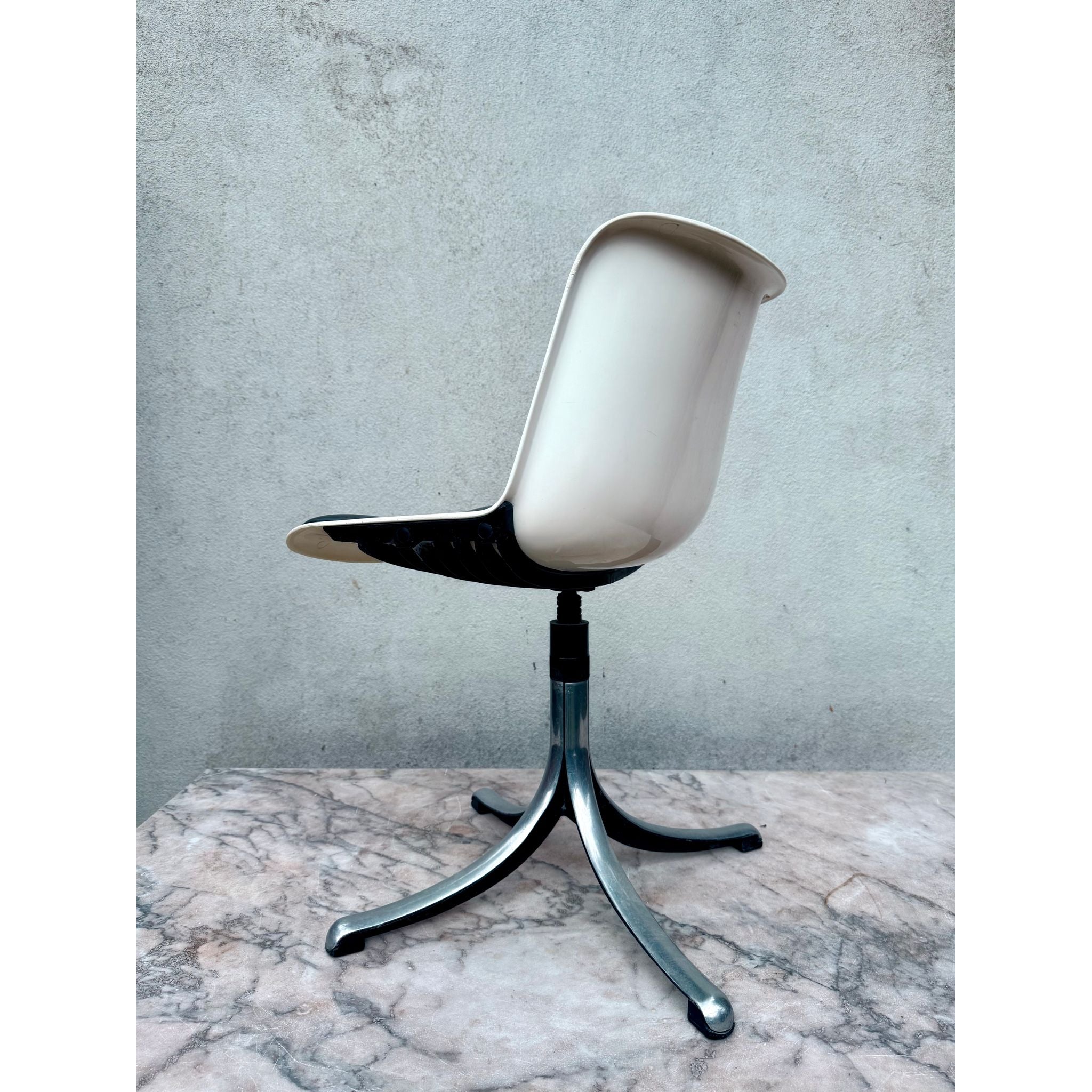 Osvaldo Borsani for Tecno Spa - ‘Modus’ post - modern retro chair, circa 1968 | Bazaa | Designer, Vintage and Antique Furniture