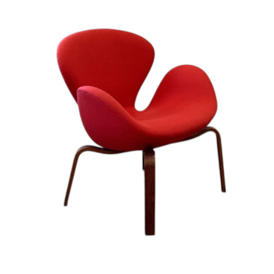 Swan Chair with wooden base by Arne Jacobsen for Fritz Hansen.