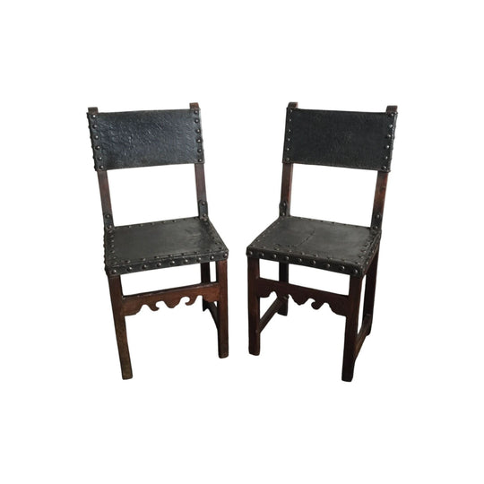 Pair of Spanish elm chairs, mid 17th century