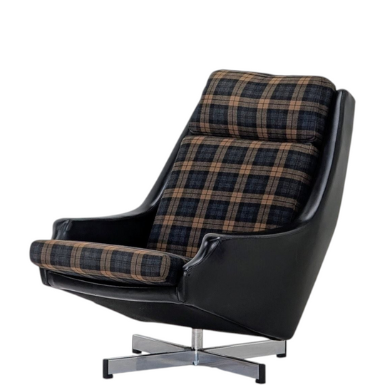 Restored Fred Lowen ‘Fleronde’ Swivel Armchair in Original Scottish Tartan Wool | 1964