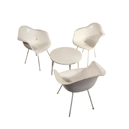 Set of 3 Eames DAG Shell Chairs with small Fibreglass Table