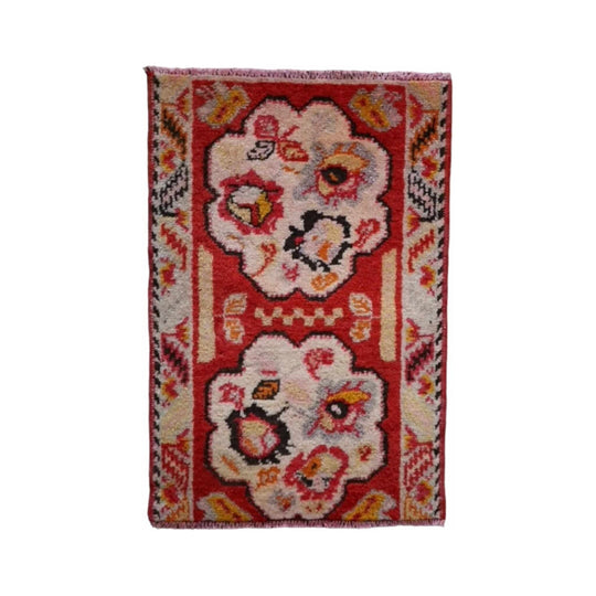 Small vintage (circa 50 years old)  Anatolian rug from Türkiye’s Denizli region.