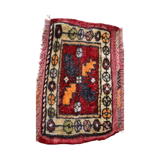 Small vintage (circa 70 years old)  Anatolian rug from Türkiye’s Konya region.