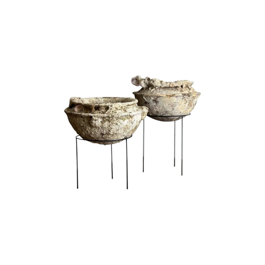 Squat Shipwreck Pot on Stand