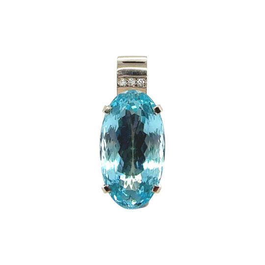 Superb 44 carat oval aquamarine pendant in 9ct. white gold setting