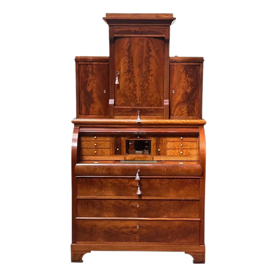 Superb quality Biedermeyer flame mahogany secretaire c.1870