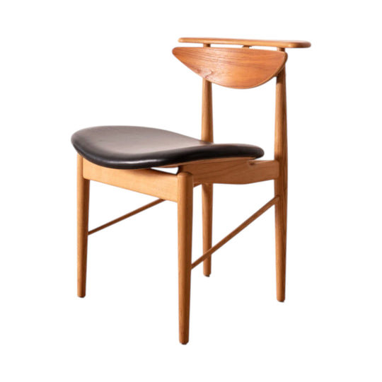 Reading Chair | Finn Juhl
