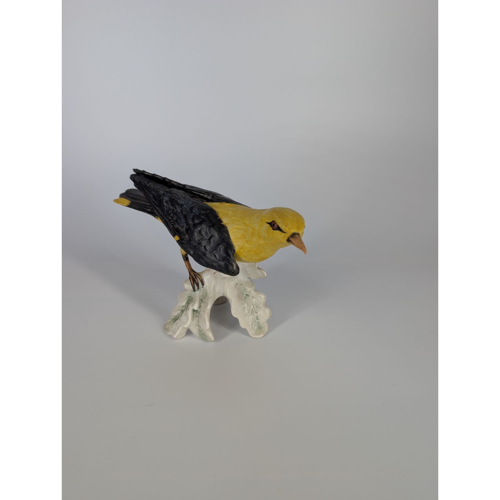Vintage Goebel West German Pirol Golden Oriole Loriot Bird Statuette | Bazaa | Designer, Vintage and Antique Furniture