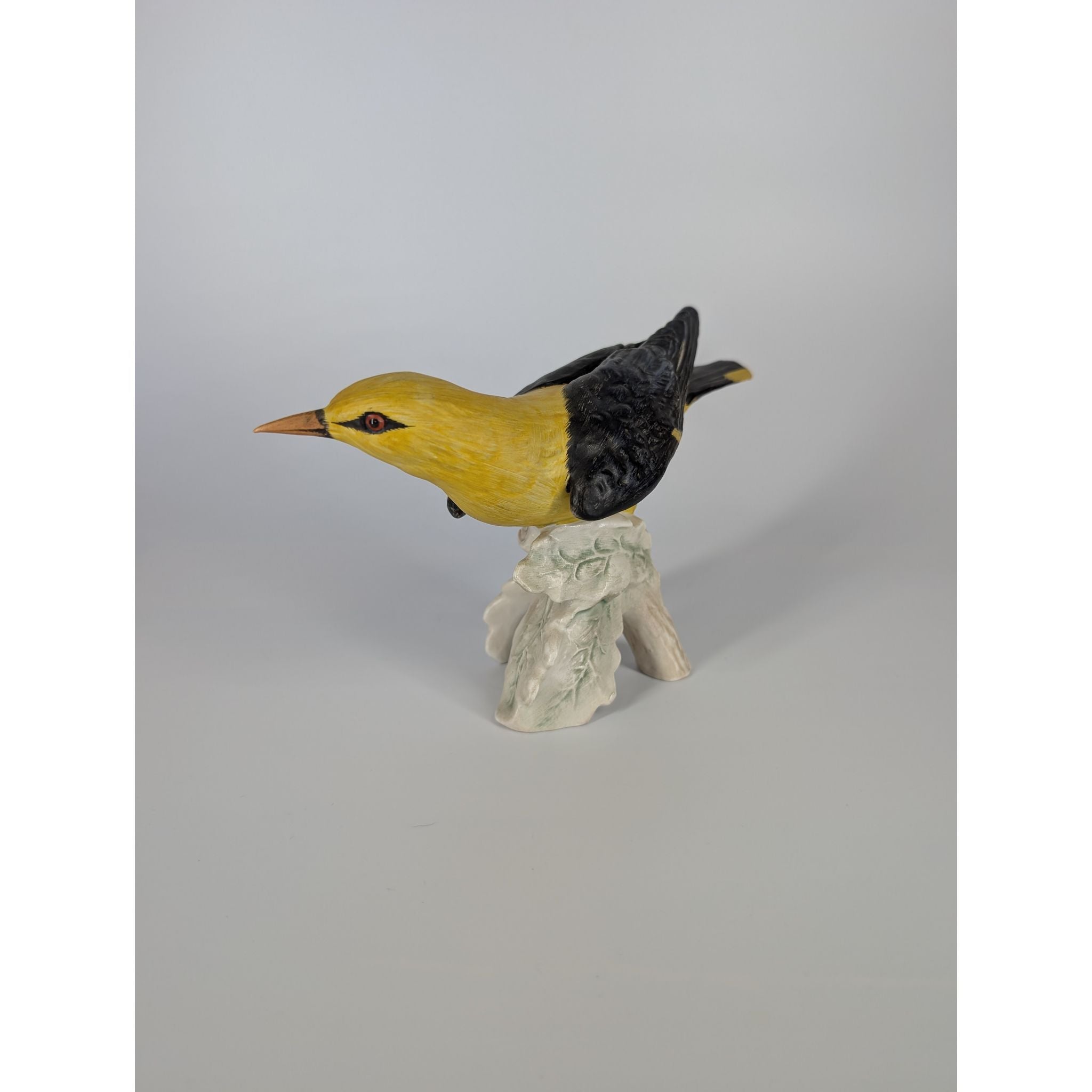 Vintage Goebel West German Pirol Golden Oriole Loriot Bird Statuette | Bazaa | Designer, Vintage and Antique Furniture
