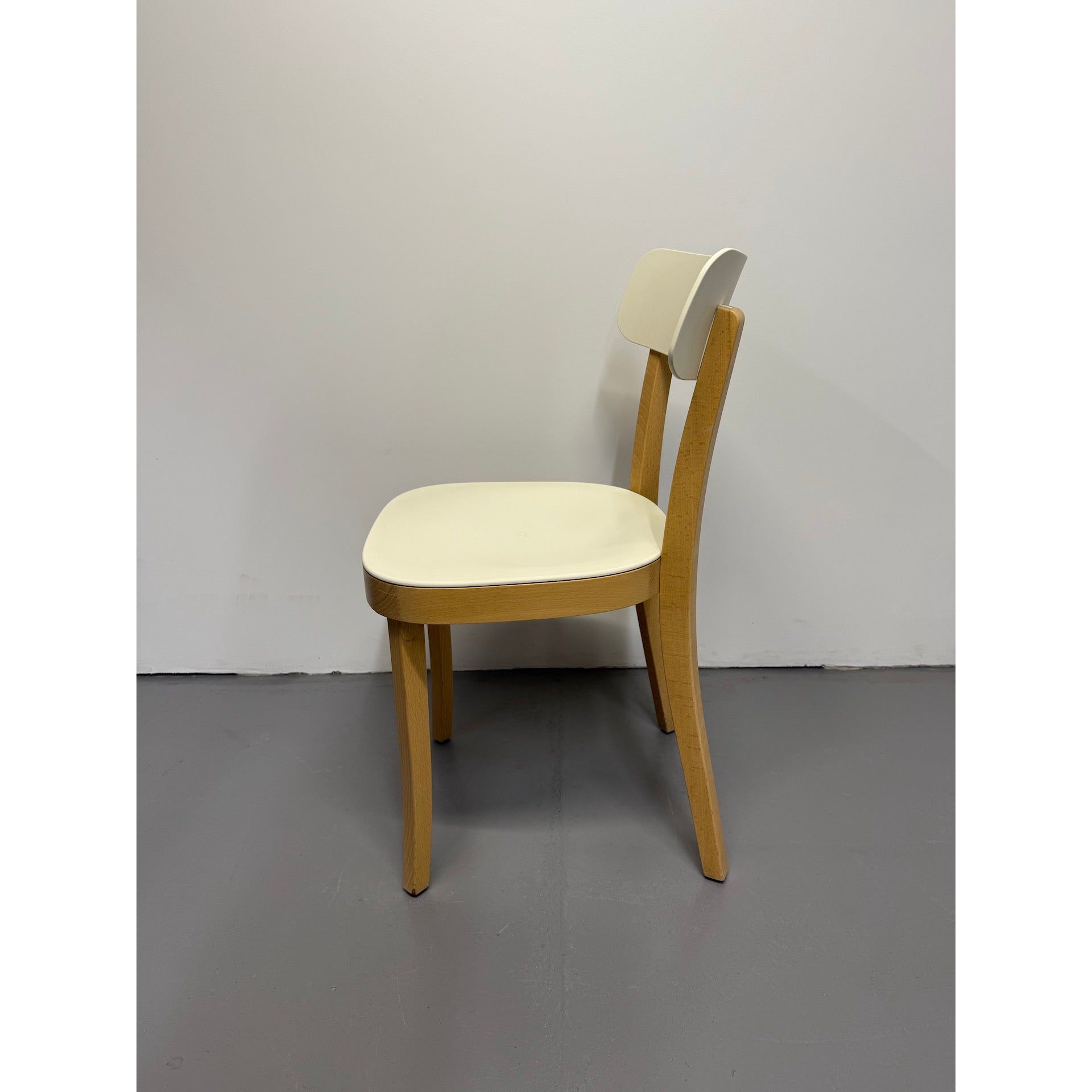 Shop Vitra Basel Chair by Jasper Morrison – Beech Frame with