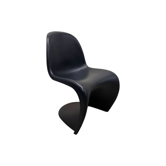 Vitra Panton Chair – Black / Plastic Shell